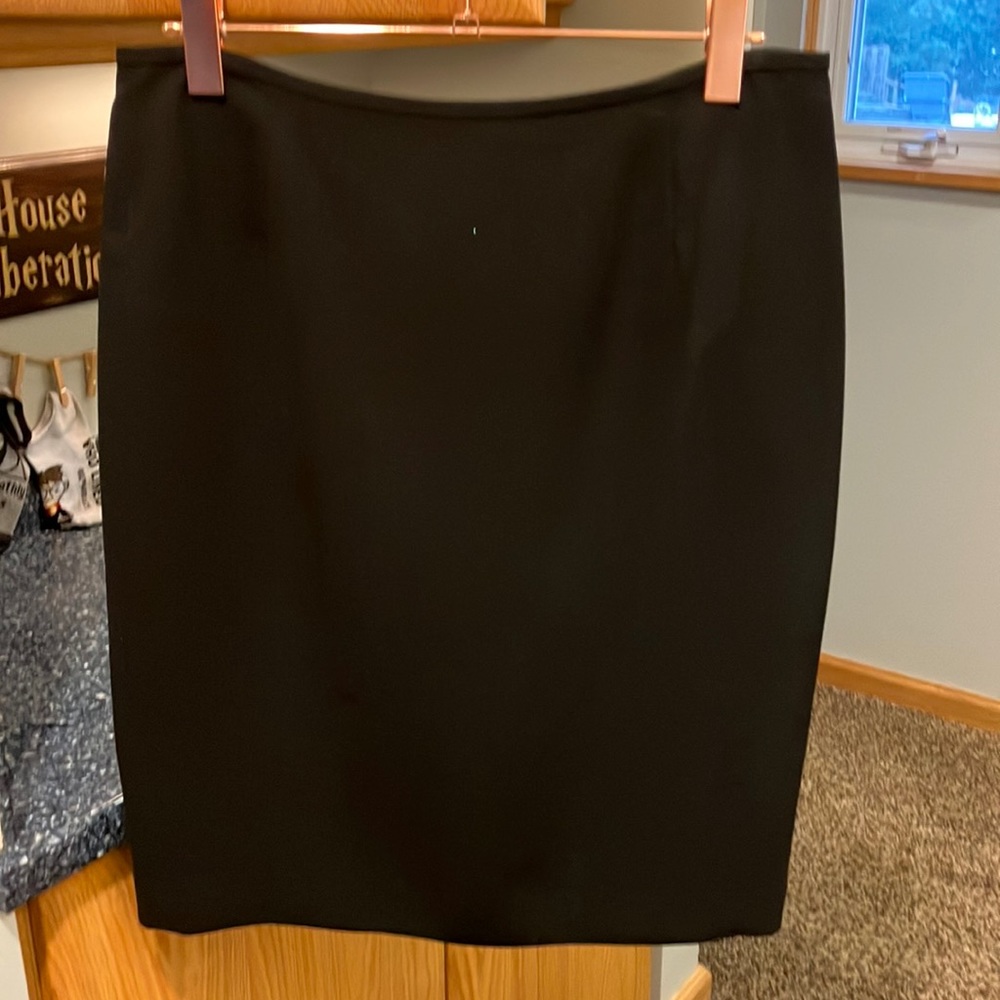 Le Suit Petite Black Skirt